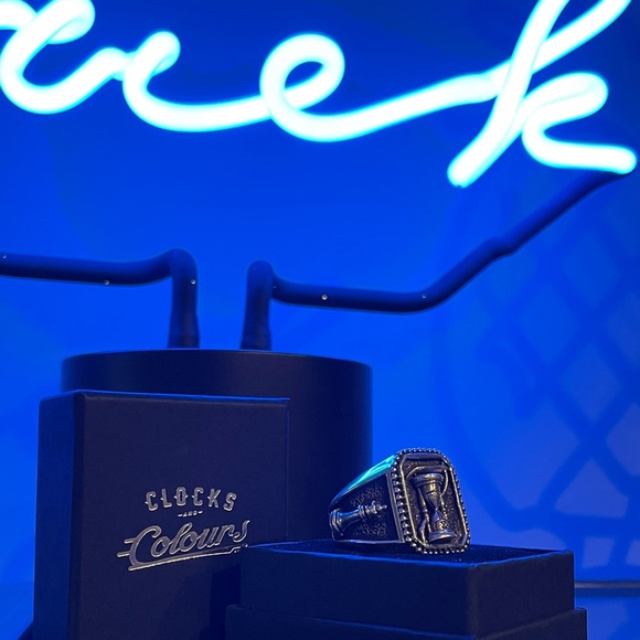 Clocks and Colours - Black Widow Men’s Ring - Picture 7 of 7